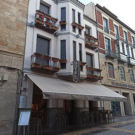Arva París 3* León