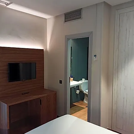 Arva Paris 3*