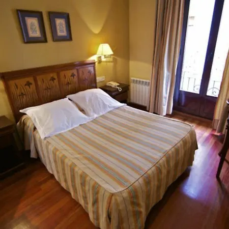 Arva Paris Hotel León