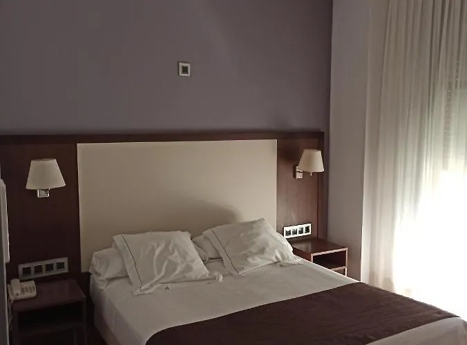 Arva Paris Szálloda León